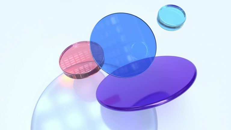 Freelance SaaS Writer vs SaaS Writing Agency: Which One Should You Hire?